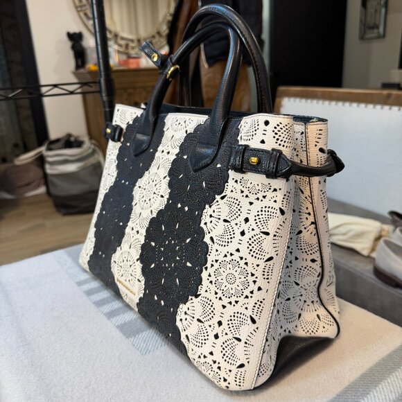 Burberry Medium Derby Perforated Lace Stripe Banner Tote Bag - Picture 2 of 16